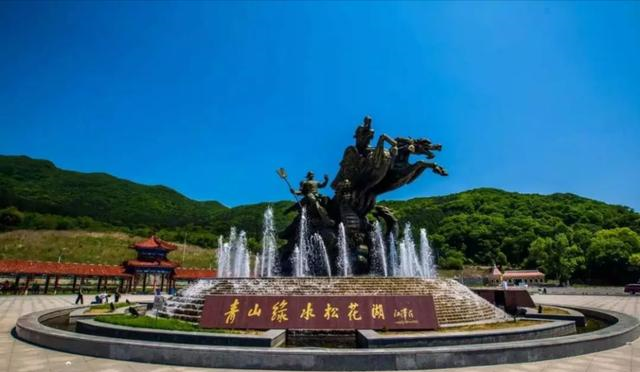 吉林省松花湖风景区,位于吉林市丰满水电站,是吉林省最大的湖泊