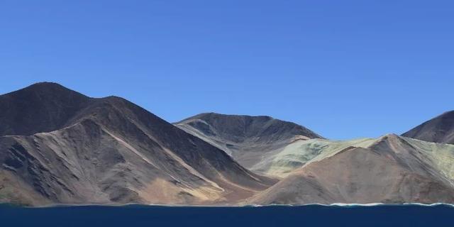 ��Ƶ��ͼ��๫���ϰ�ɽ�����ߵĶԱȣ�һ��