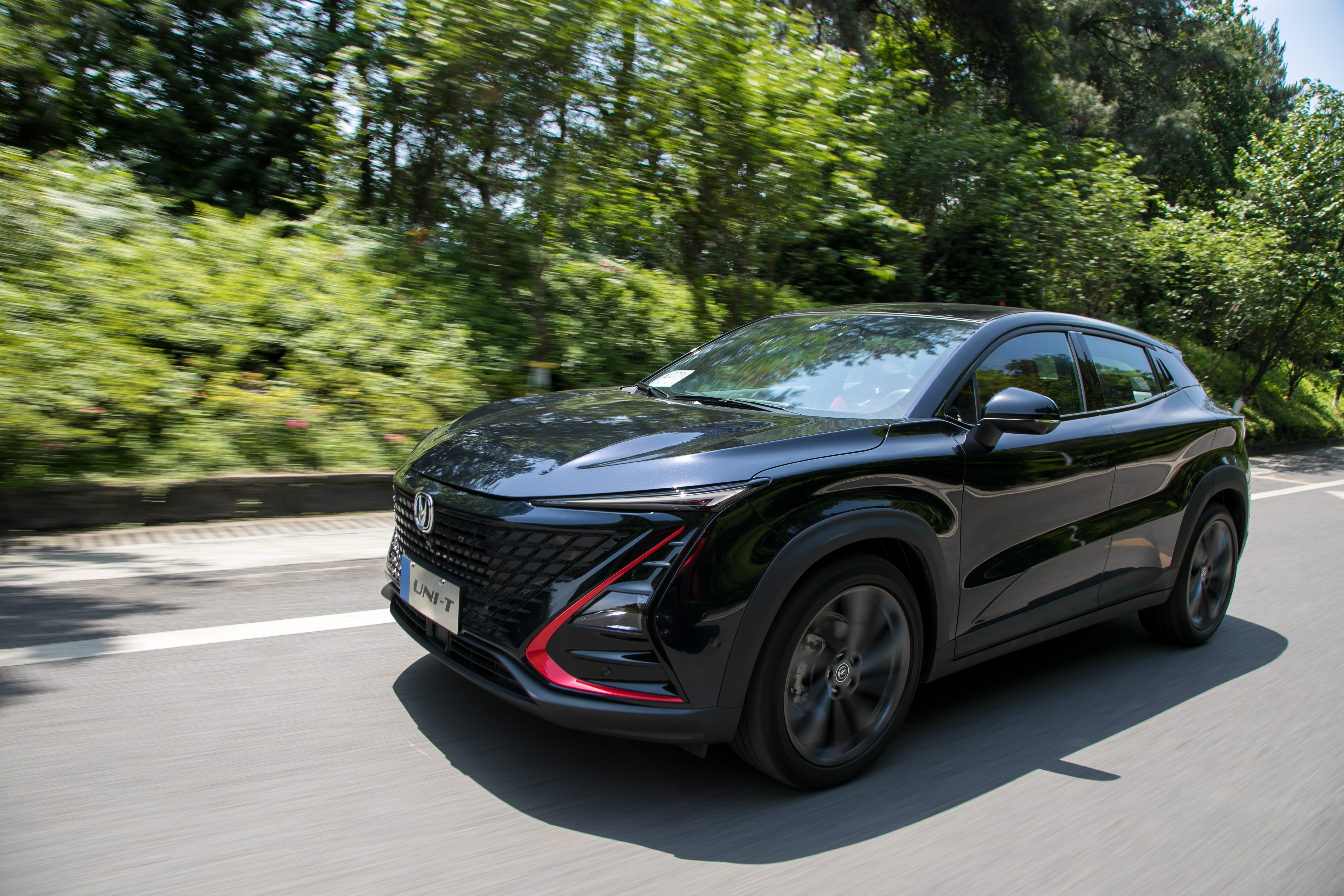 当颜值与实力并存 中国品牌个性化紧凑型suv 试驾长安uni-t