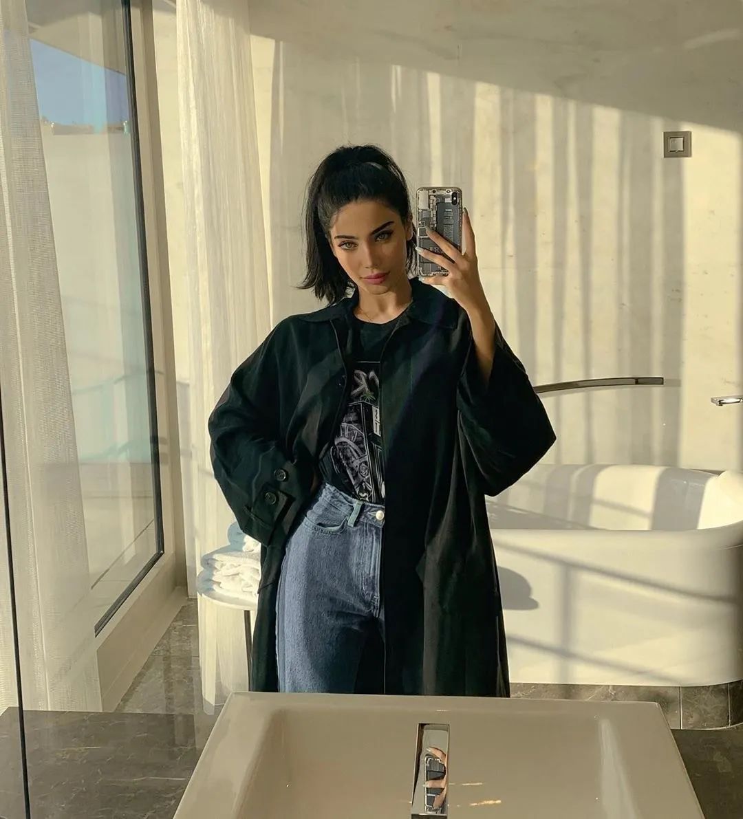 壁纸迪拜女孩不仅有钱还有颜