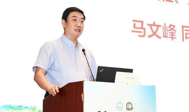 副主任,保健局局长马文峰,中国医师培训学院执行院长齐学进出席并讲话