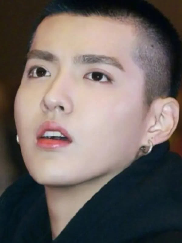 男星寸头大比拼,王源看起来有点"萌",最后一个有点好笑!