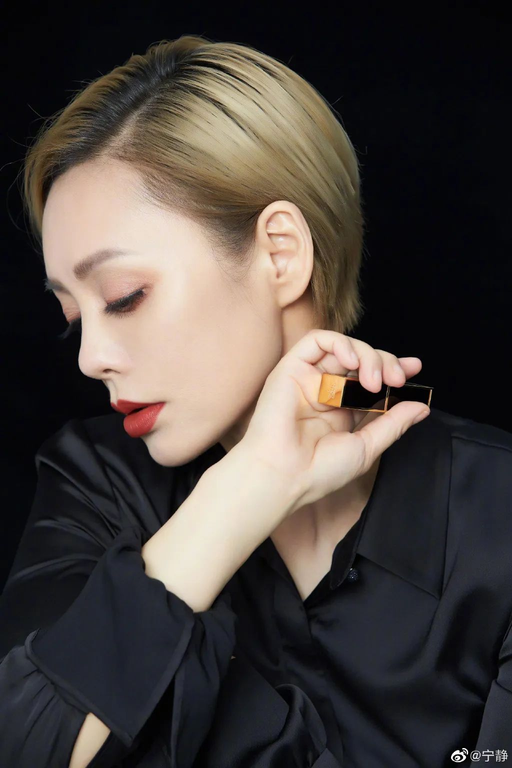 飒出圈的宁静妆不是敢化是会化