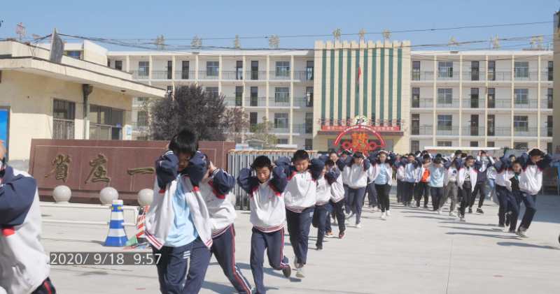 18,泰安市省庄一中带领师生举办防空防灾疏散演练__凤凰网
