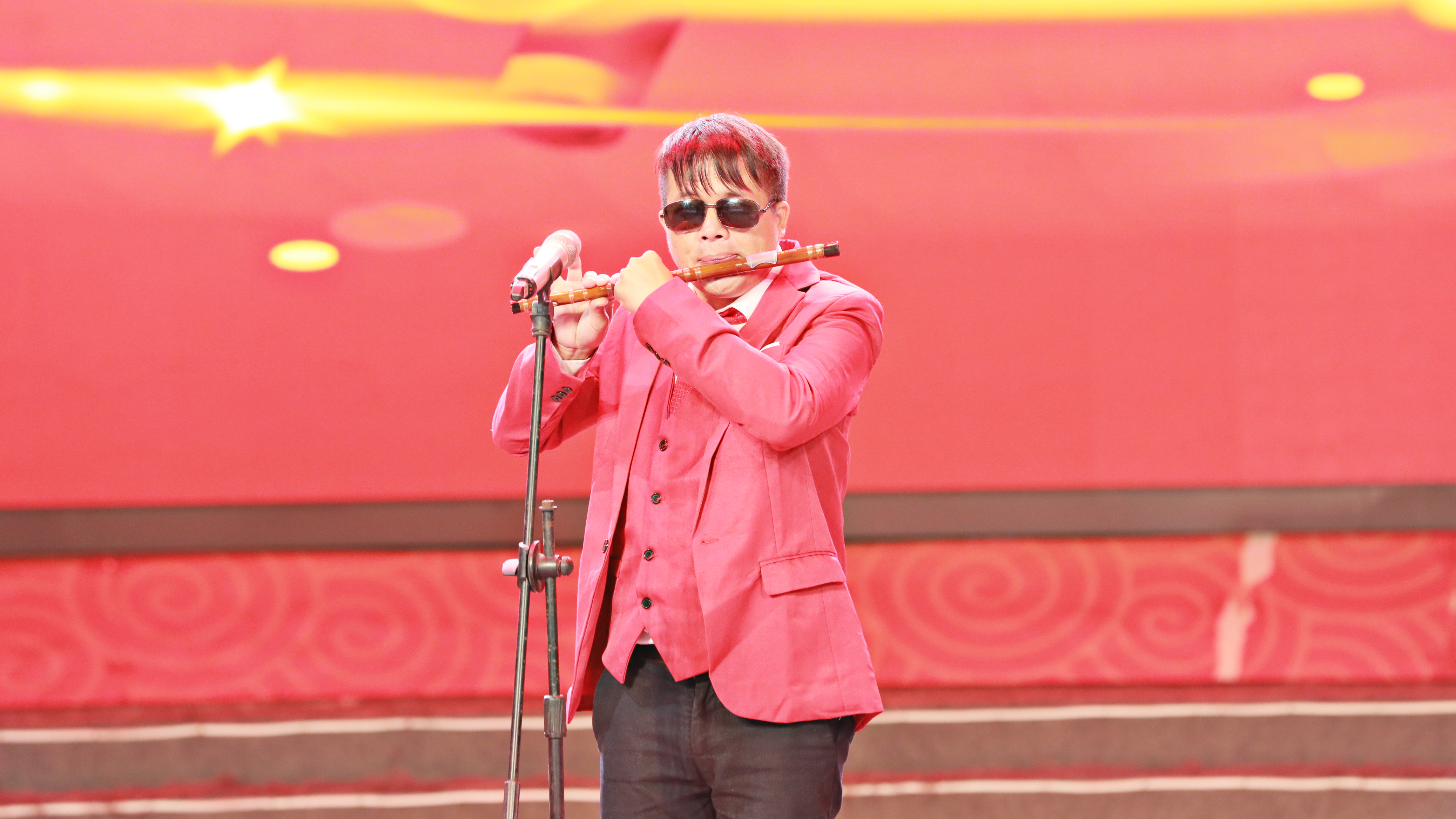 爱心助残 广西举办庆祝第29个国际残疾人日公益活动