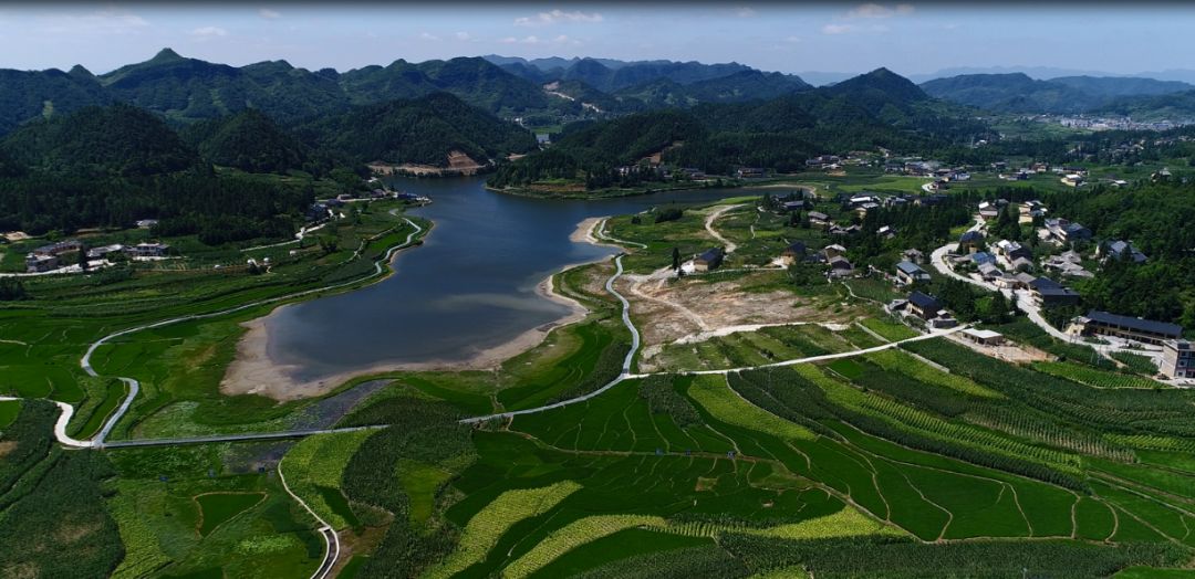 除此之外 泸州这些镇的福音也来啦 近日 四川省公布第二批"百镇建设