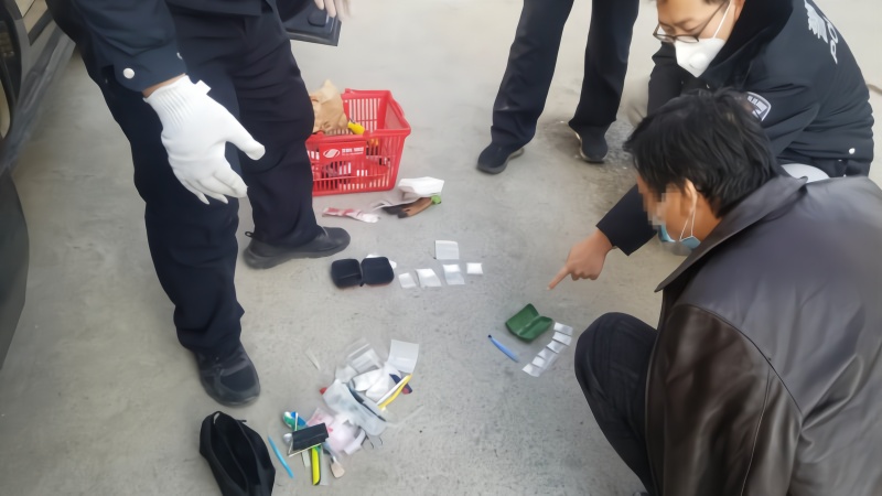 3人北京大兴黄村火车站欲交易毒品，被警方控制