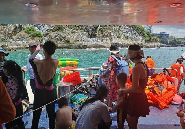 海南三亚游轮出海被坑几百人人花钱离团真花钱买罪受别上当