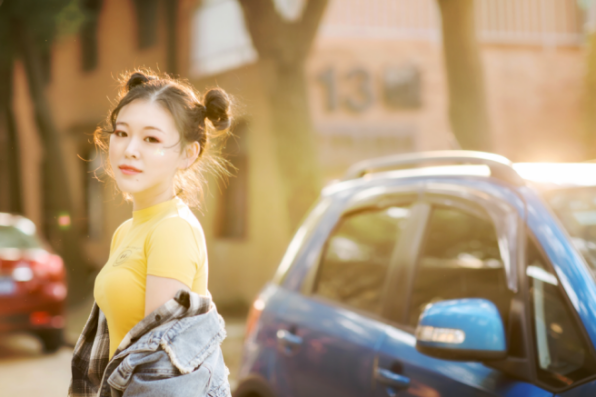 她是96年出生的新晋"氧气女神"梁婧姝