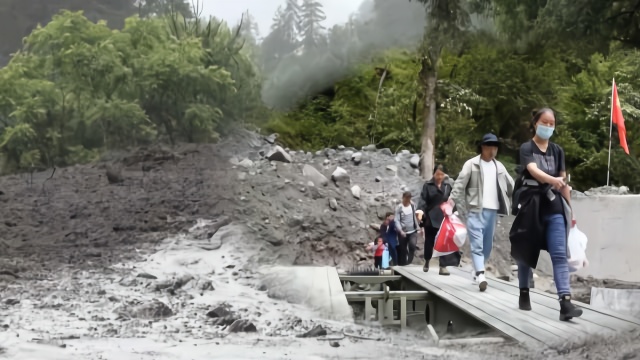 川藏公路波密段遭遇泥石流，从318国道自驾去拉萨暂不通