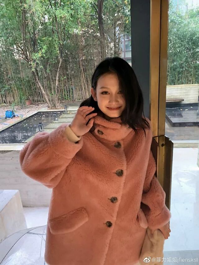 范智乔8915她是雪梨家的模特王柠萌,是不照骗网红,也是继范智乔