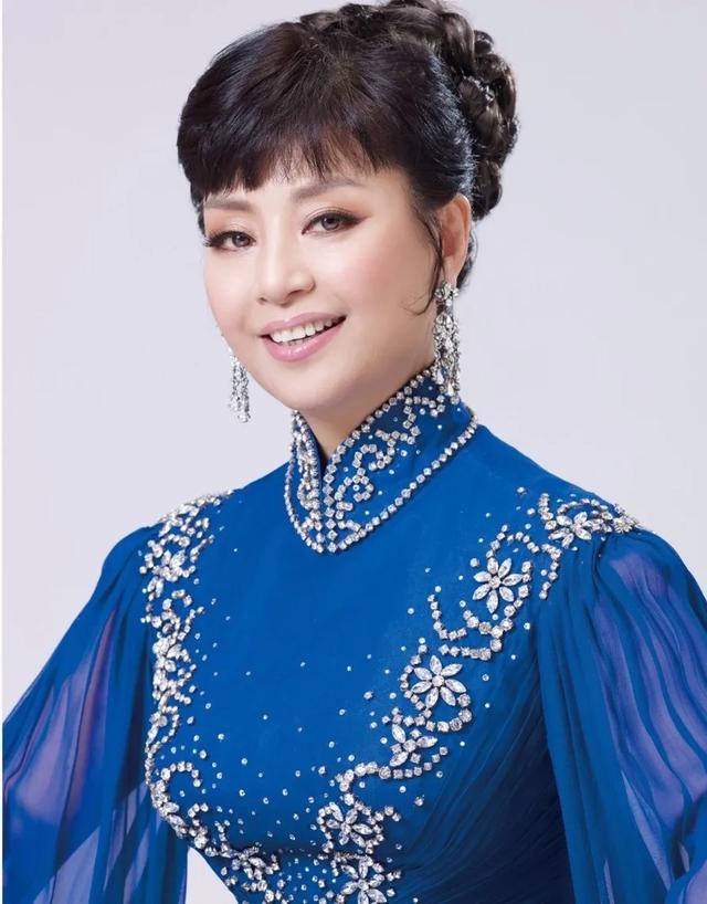 歌唱家殷秀梅二婚嫁法国名门望族坚持不改国籍外籍丈夫支持她