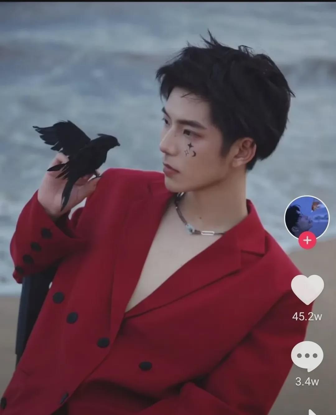 抖音宋威龙和厦大校草双双翻车摘下滤镜照骗团伙日益壮大