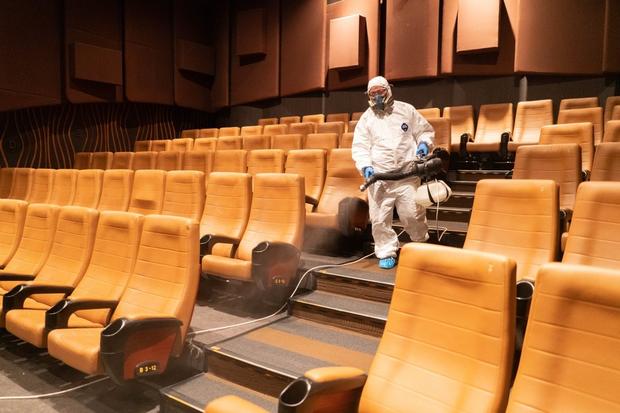 香港地区电影院有望5月复工，观众座位隔开不得摘口罩
