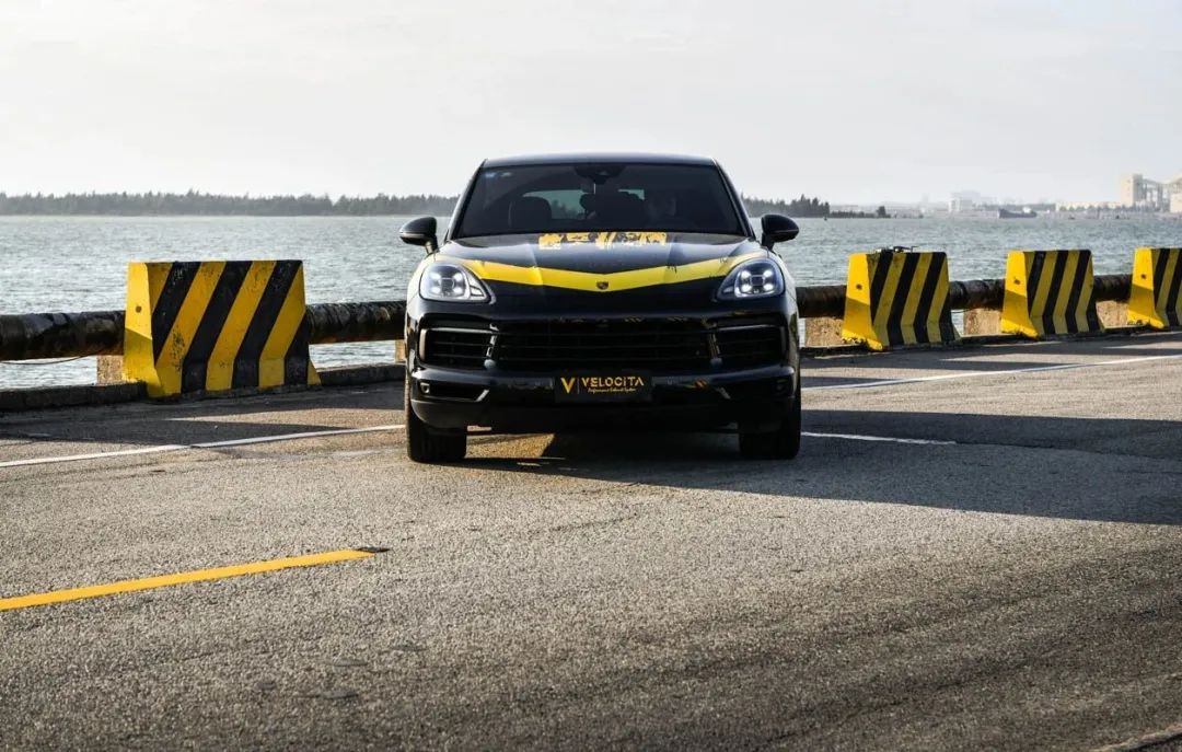 玩车场|保时捷卡宴coupe改装gts款碳纤维中出后唇排气案例