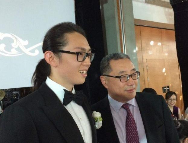 继不愿捐口罩风波过后,潘瑞再发表愤青言论,不顾父亲潘石屹处境__凤凰网
