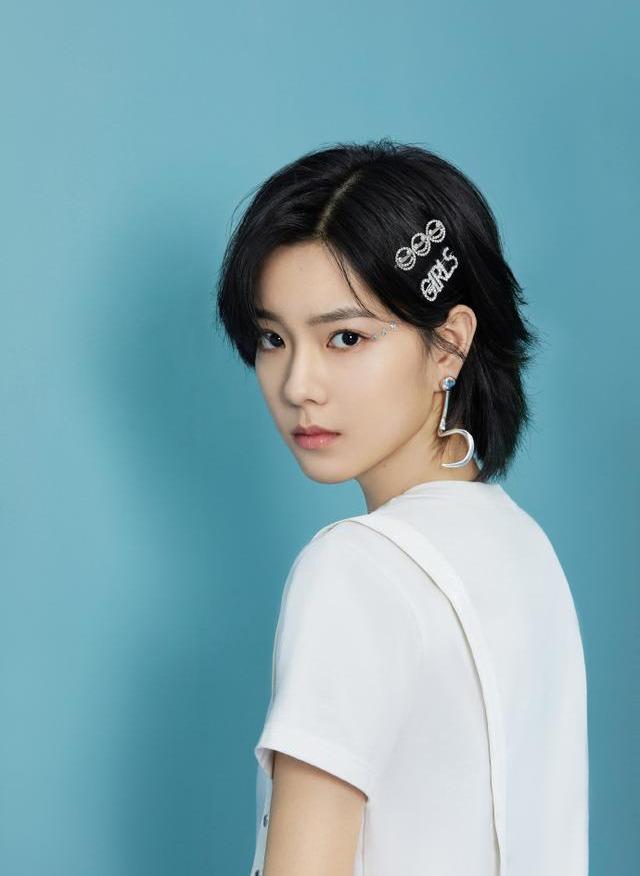 名门泽佳:19岁庄达菲可塑性超强,一袭夏日蓬蓬裙效果甜美可爱