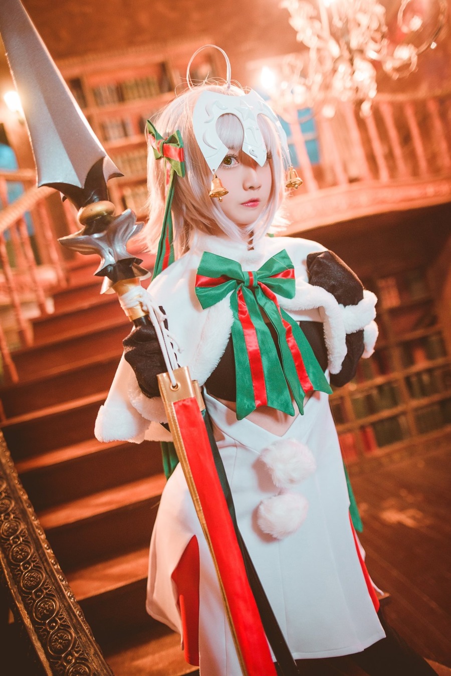 cos:圣诞幼贞,看上去奶凶奶凶的
