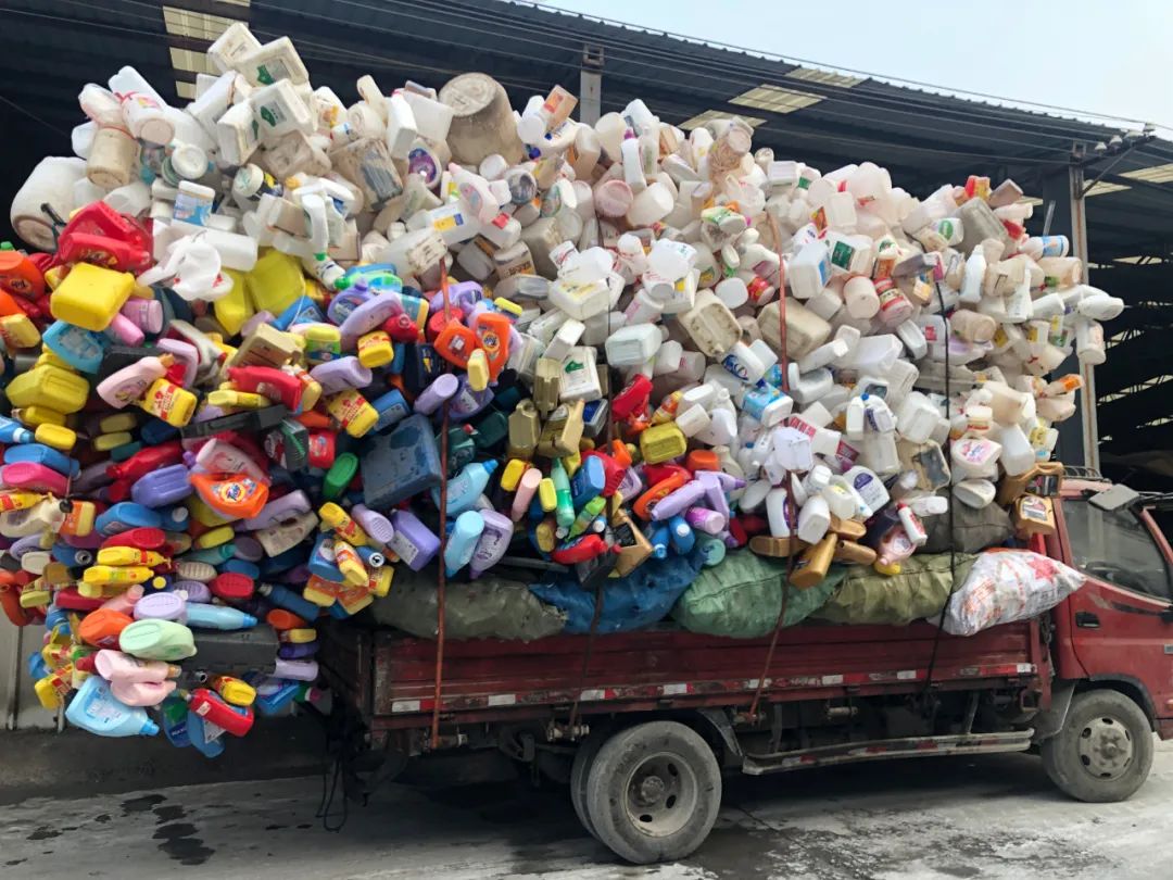 明瓯社区：开展“清垃圾·除破烂”清理活动