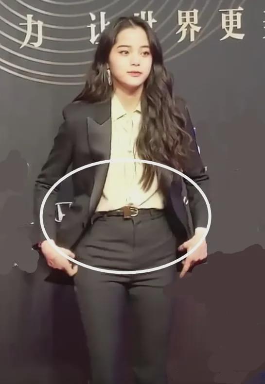 欧阳娜娜这身材缩水也太厉害了气球放气都没这么快吧