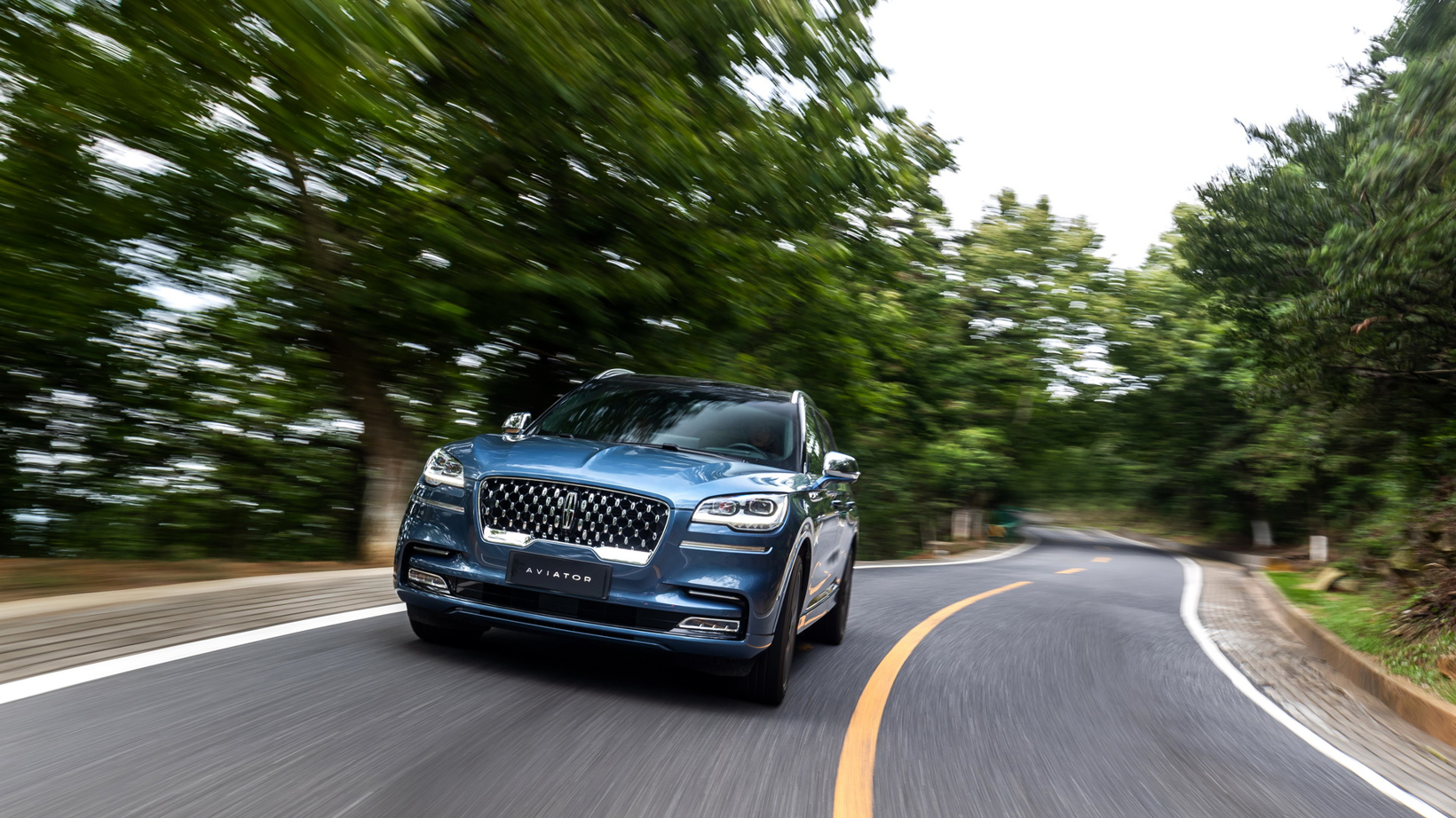 云端觅境驰行山水全新林肯飞行家aviator开启庐山云端之旅