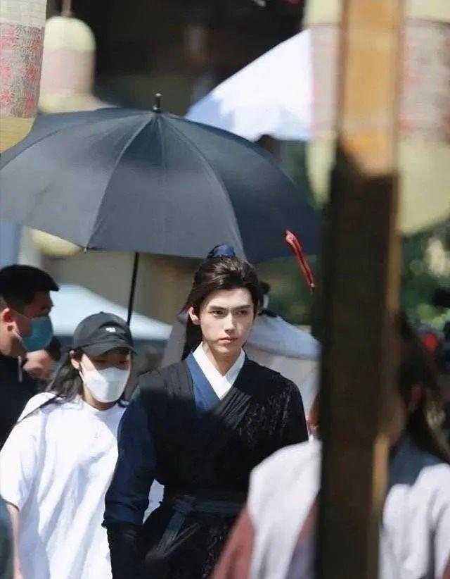 《皓衣行》剧组片场打人 发文道歉称已开除当事人