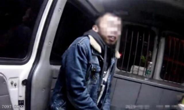 重庆男子想试探妻子感情酒驾求被关 警察：没必要