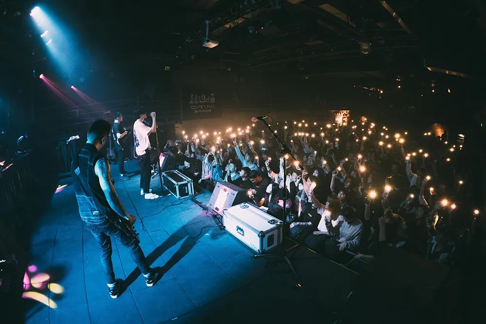 如何捕捉乐队现场的精彩瞬间?这8招给你答案