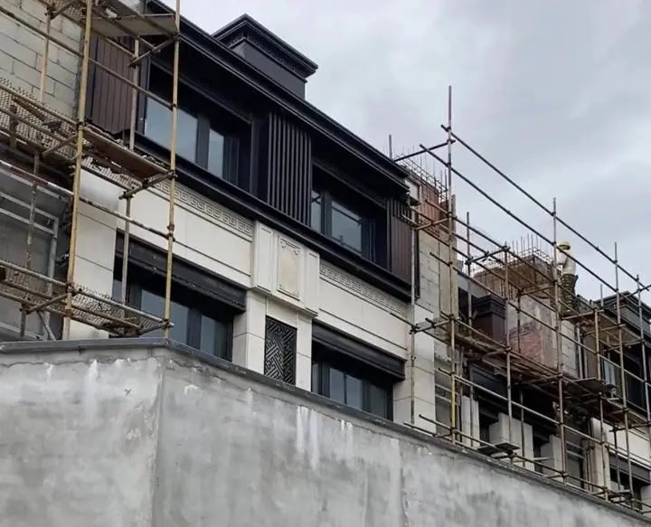 谁买下了烂尾楼的"雷"?