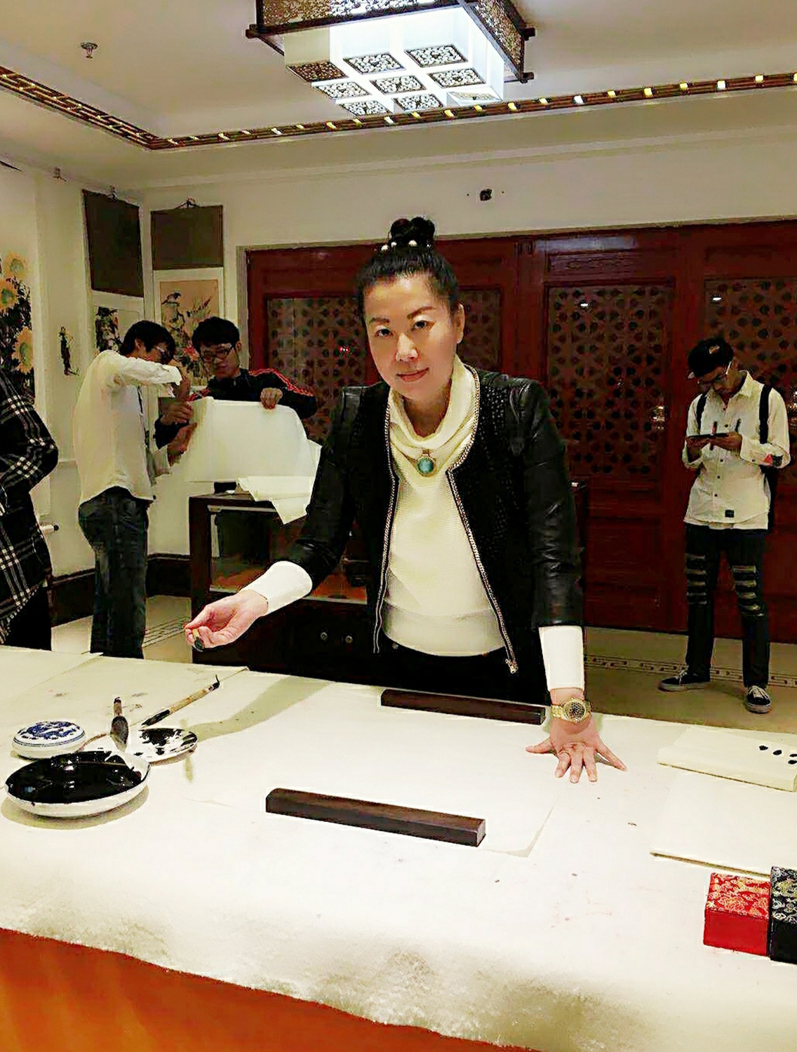 全民艺术家北京中国书画协会理事青年女书画家张菲菲女士