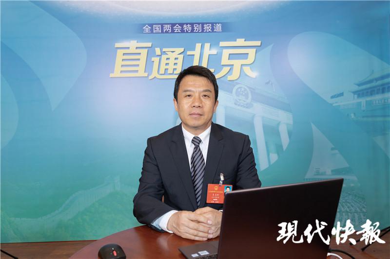 全国人大代表泰州市委书记史立军建中国第一世界有名的医药健康名城