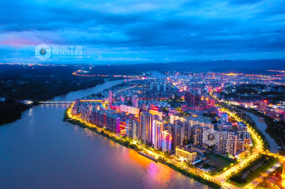 江西铅山:夜色如画