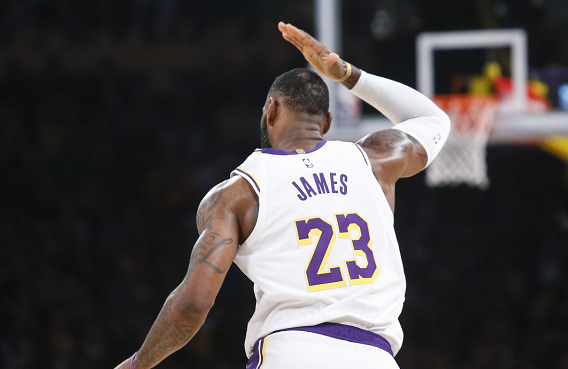 詹姆斯最新总得分排名榜 A2E68CBAD0B7CEC85054D8036C765ED7F0AC0EC7_size329_w568_h369.png