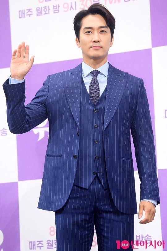 宋承宪将于14日出演金永哲的powerfm时隔20年再次出演广播