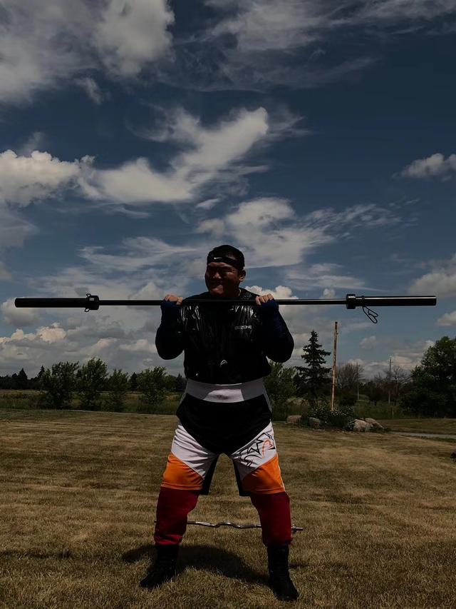 张君龙刻苦训练欲终结富里约书亚维尔德直言我敢打硬仗