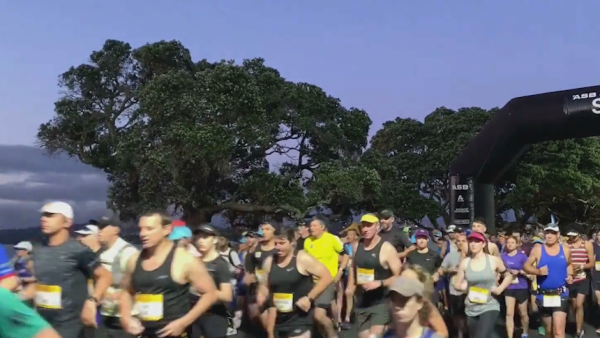 年度最大规模！新西兰举行奥克兰马拉松比赛