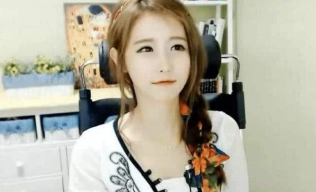 还记得那个被土豪打赏9千万为报恩以身相许的女主播吗 现状如何了 凤凰网