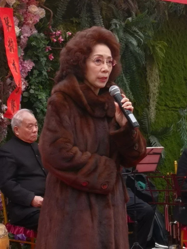 中国第一裘派女花脸 发言