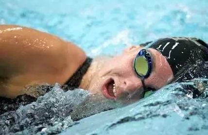 什么是游泳的假呼吸现象?怎样理解用肺去呼吸而不是嘴巴?__凤凰网