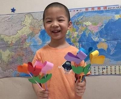 花朵手工、爱心贺卡……济南炼油厂幼儿园孩子把祝福送给妈妈