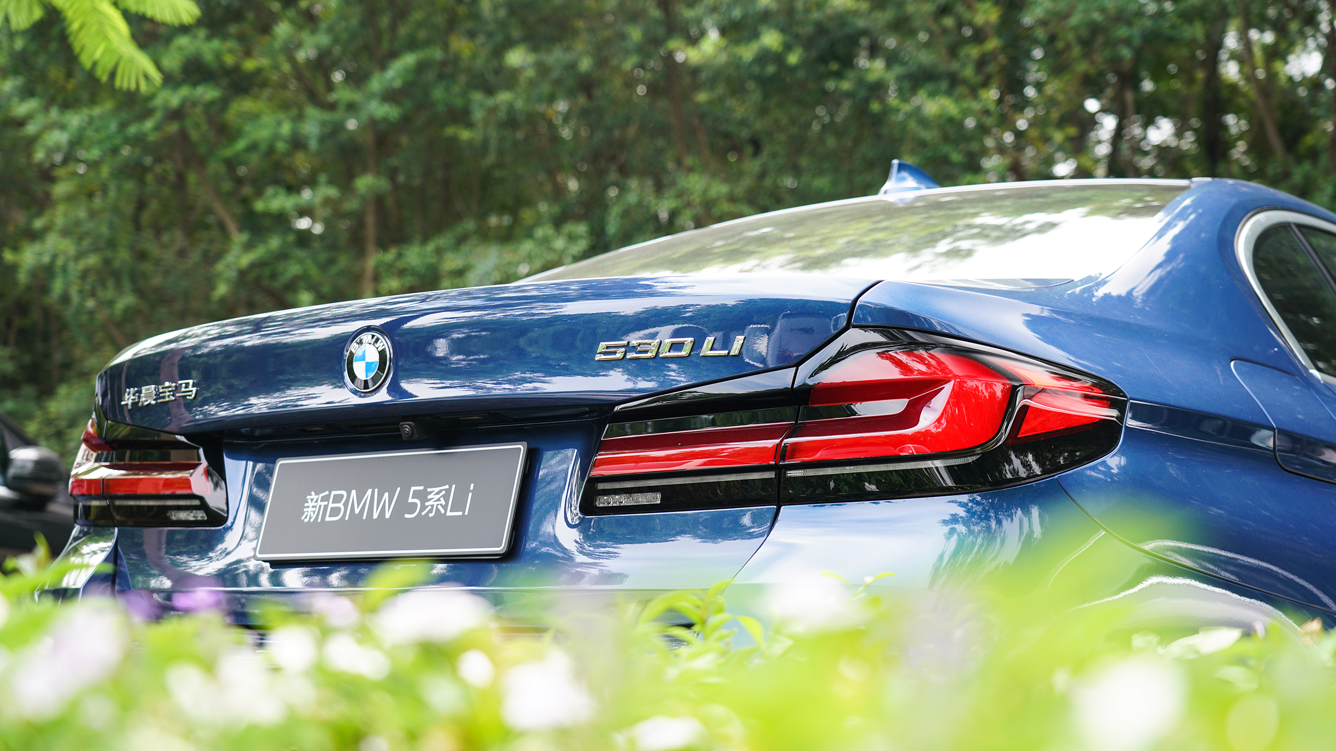 宝马5系真的比奔驰e级更好开吗