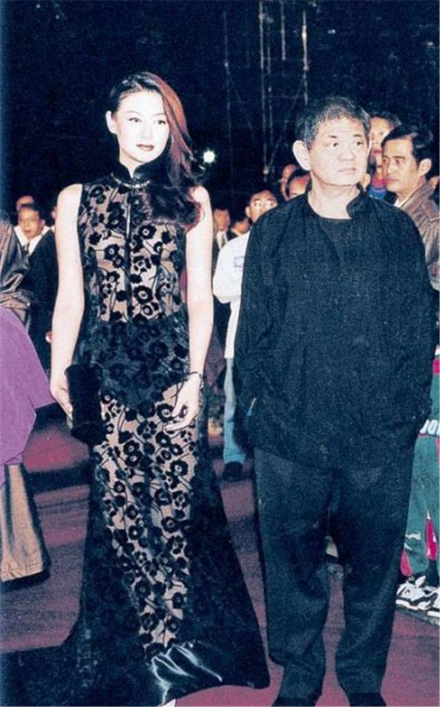 从绝世艳星到一堆白骨17岁就被母亲逼着拍三级片