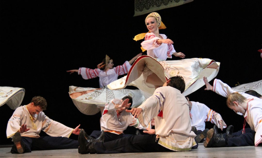 大年初五 | 《蓝光之夜》美丽的喀秋莎给天津观众们拜年啦