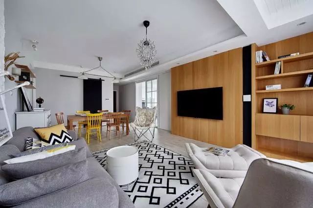 128平的新房,现代简约文艺风装修,木色背景墙很棒