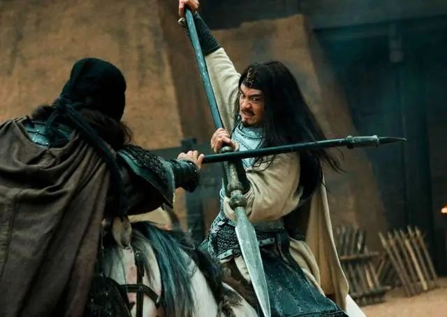 马超围攻冀城不下逼阎温去劝降阎温先满口答应转眼马超傻眼了