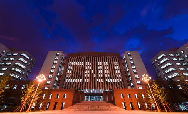 但是,他的办学历史可以追溯至1905年成立的通州师范.