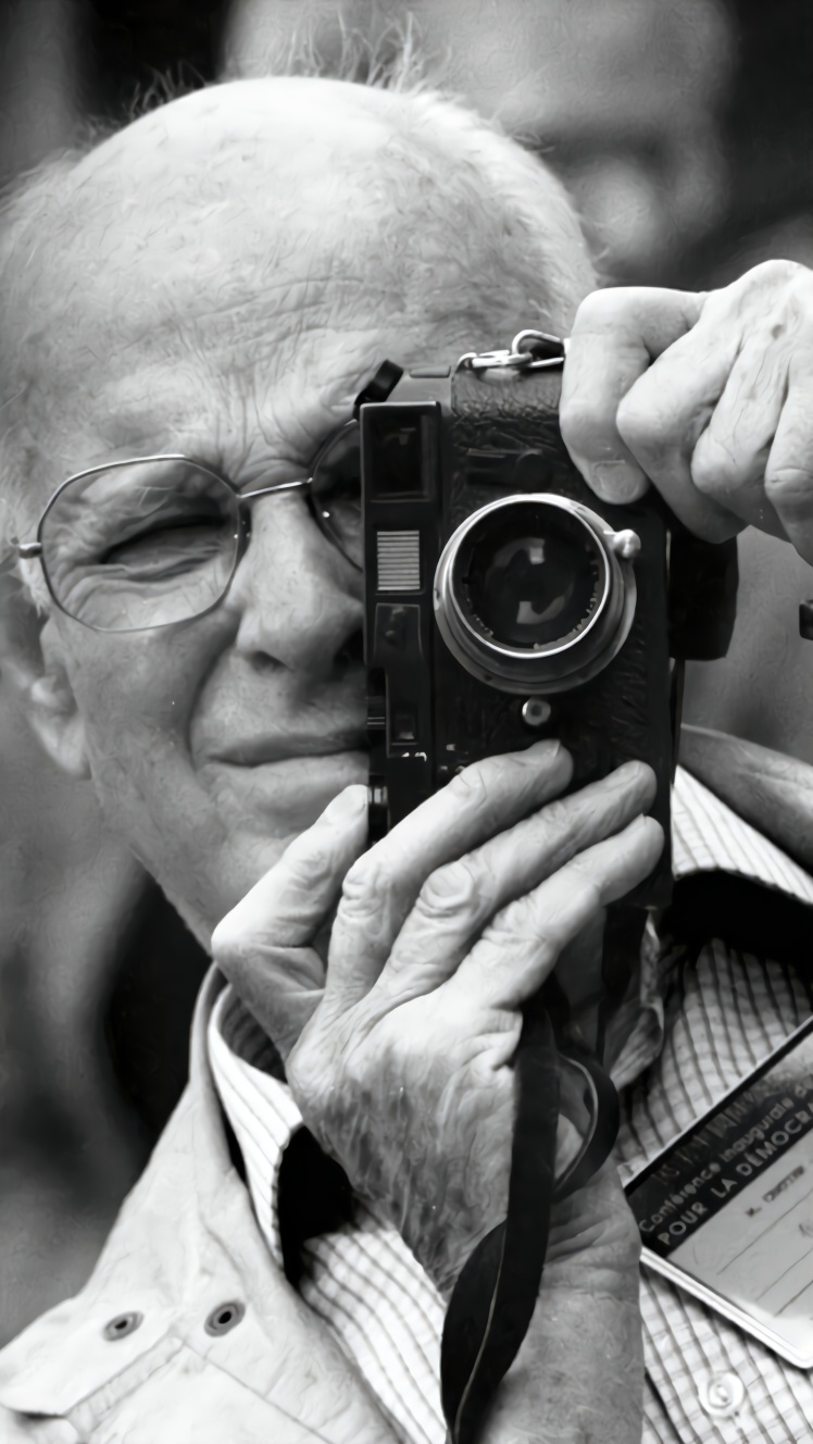 欧洲历史上的今天 | "现代新闻摄影之父" 布列松