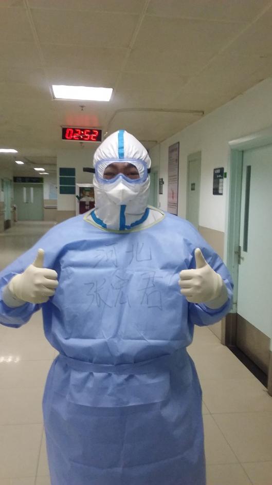 连线武汉张宏君隔离病房成前线病人点赞动人心