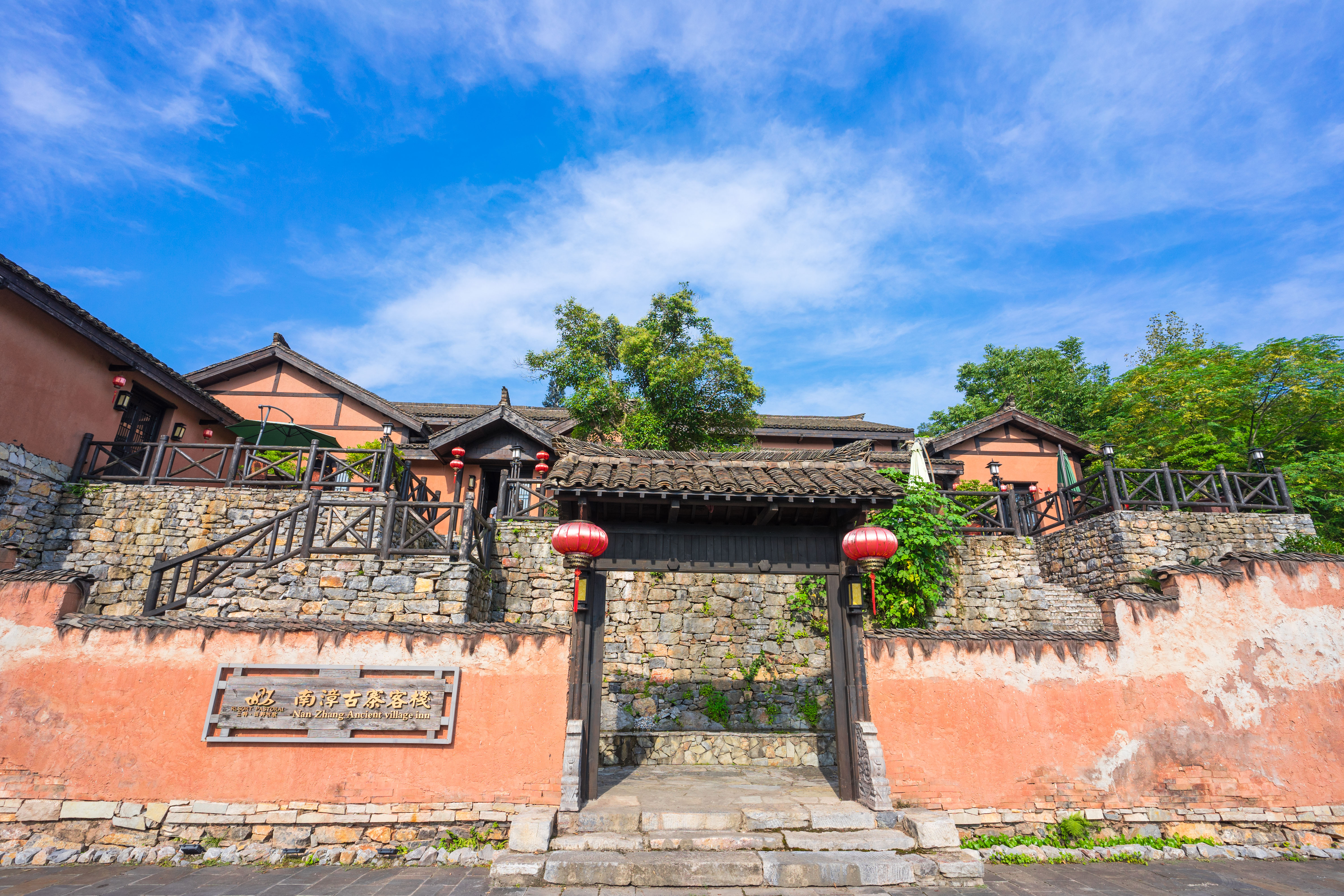 襄阳有一座千年古山寨,关羽曾经在这里夜读春秋,颇为壮观