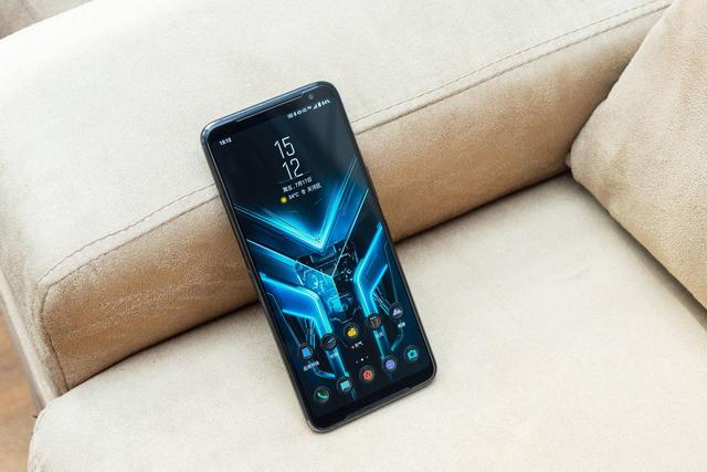 游戏党入手rog游戏手机3,一键开启开挂体验__凤凰网